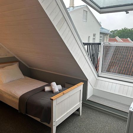Vanalinna Boutique Hotel Курессааре Екстер'єр фото