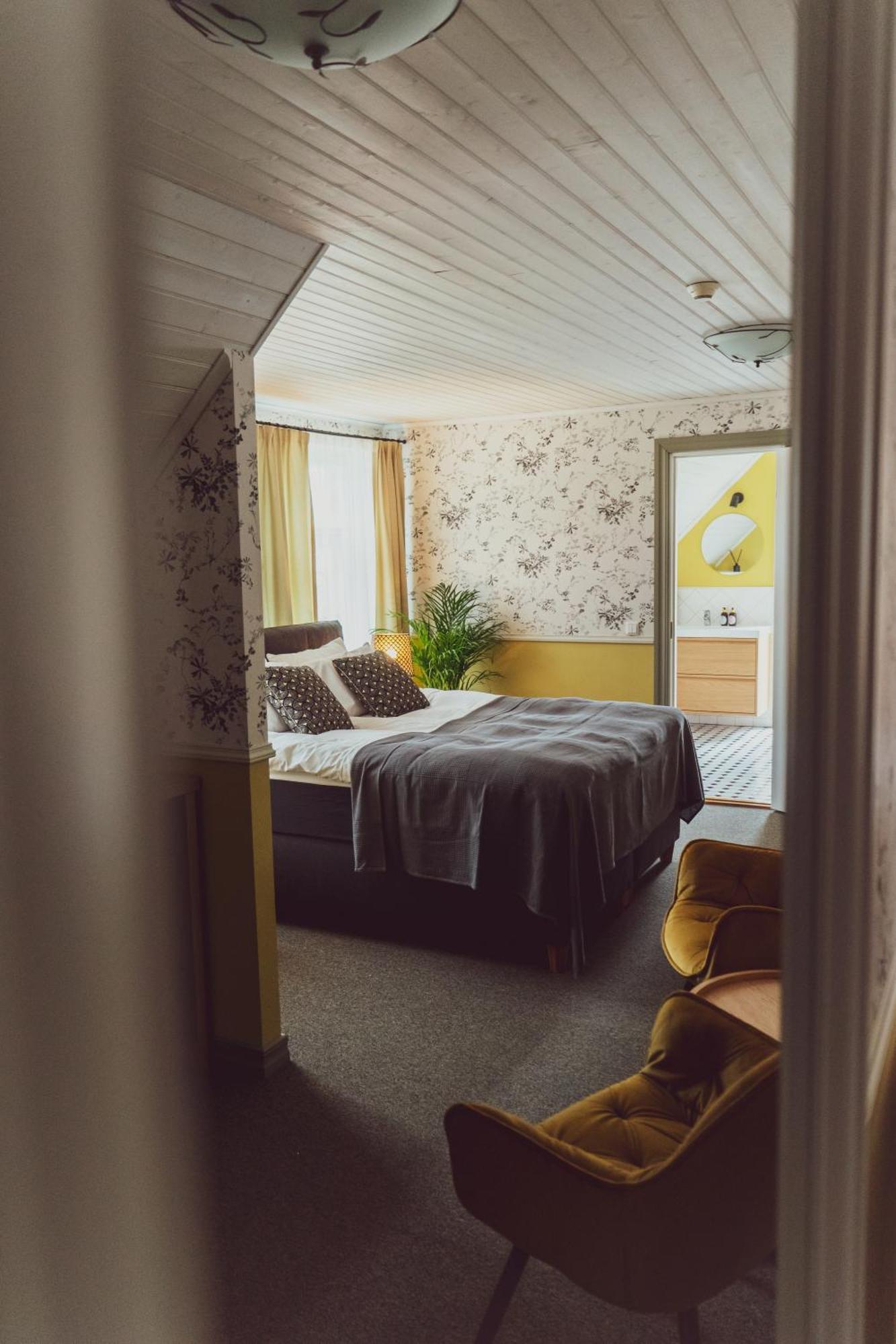 Vanalinna Boutique Hotel Курессааре Екстер'єр фото