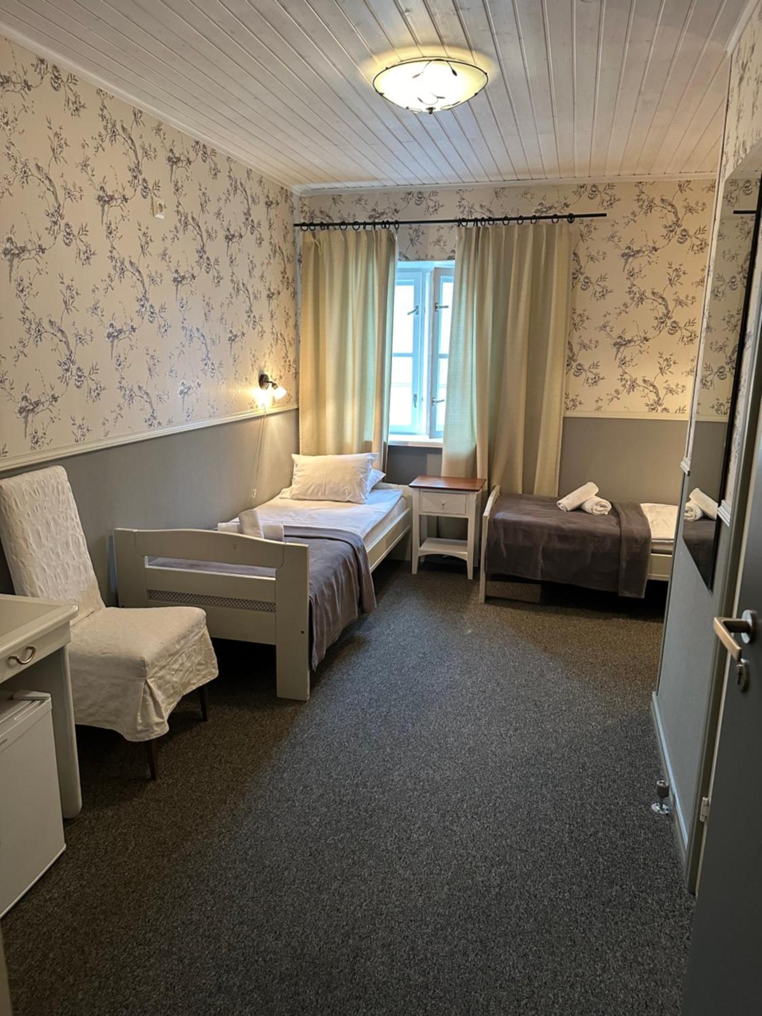 Vanalinna Boutique Hotel Курессааре Екстер'єр фото