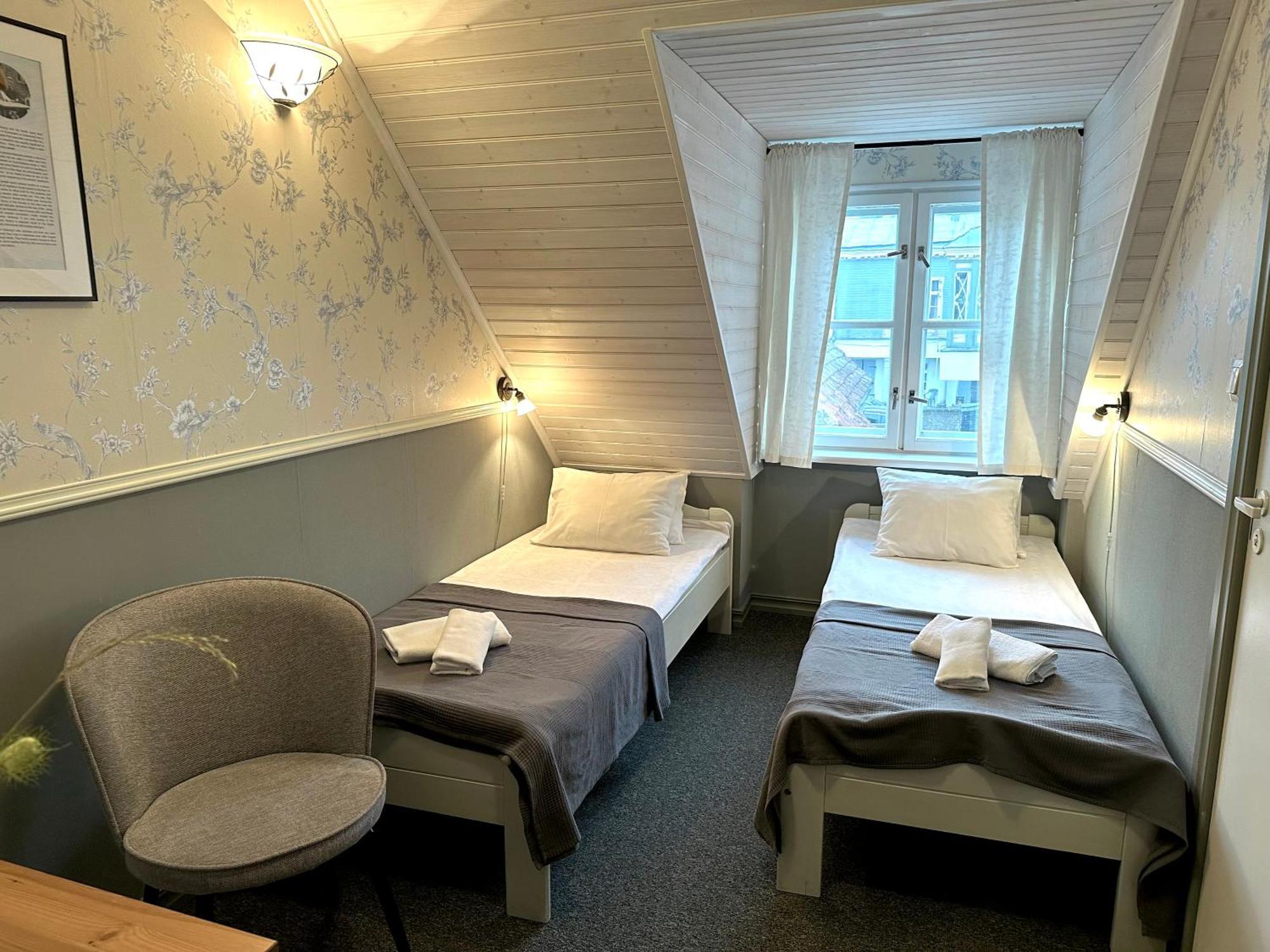 Vanalinna Boutique Hotel Курессааре Екстер'єр фото