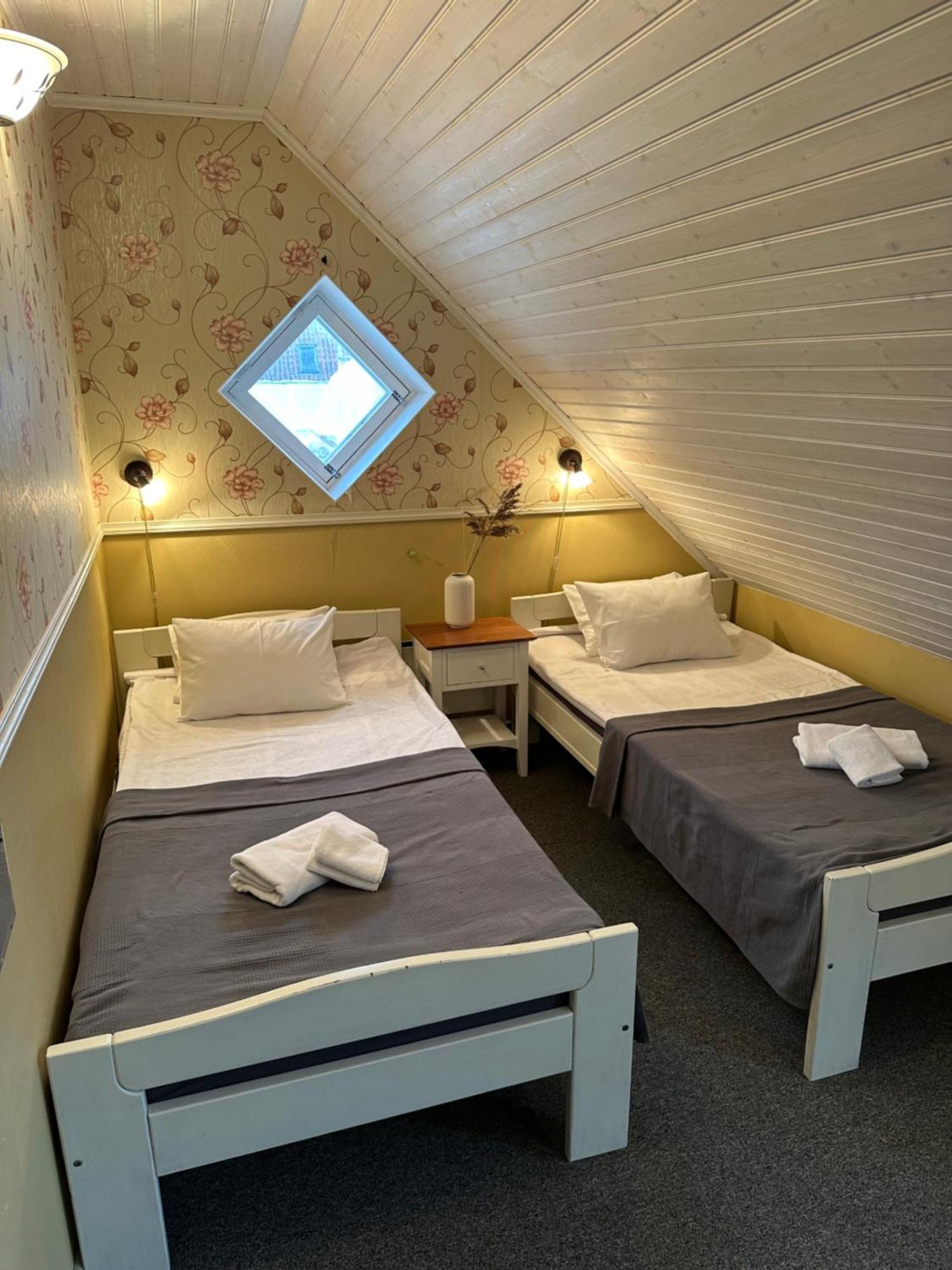 Vanalinna Boutique Hotel Курессааре Екстер'єр фото