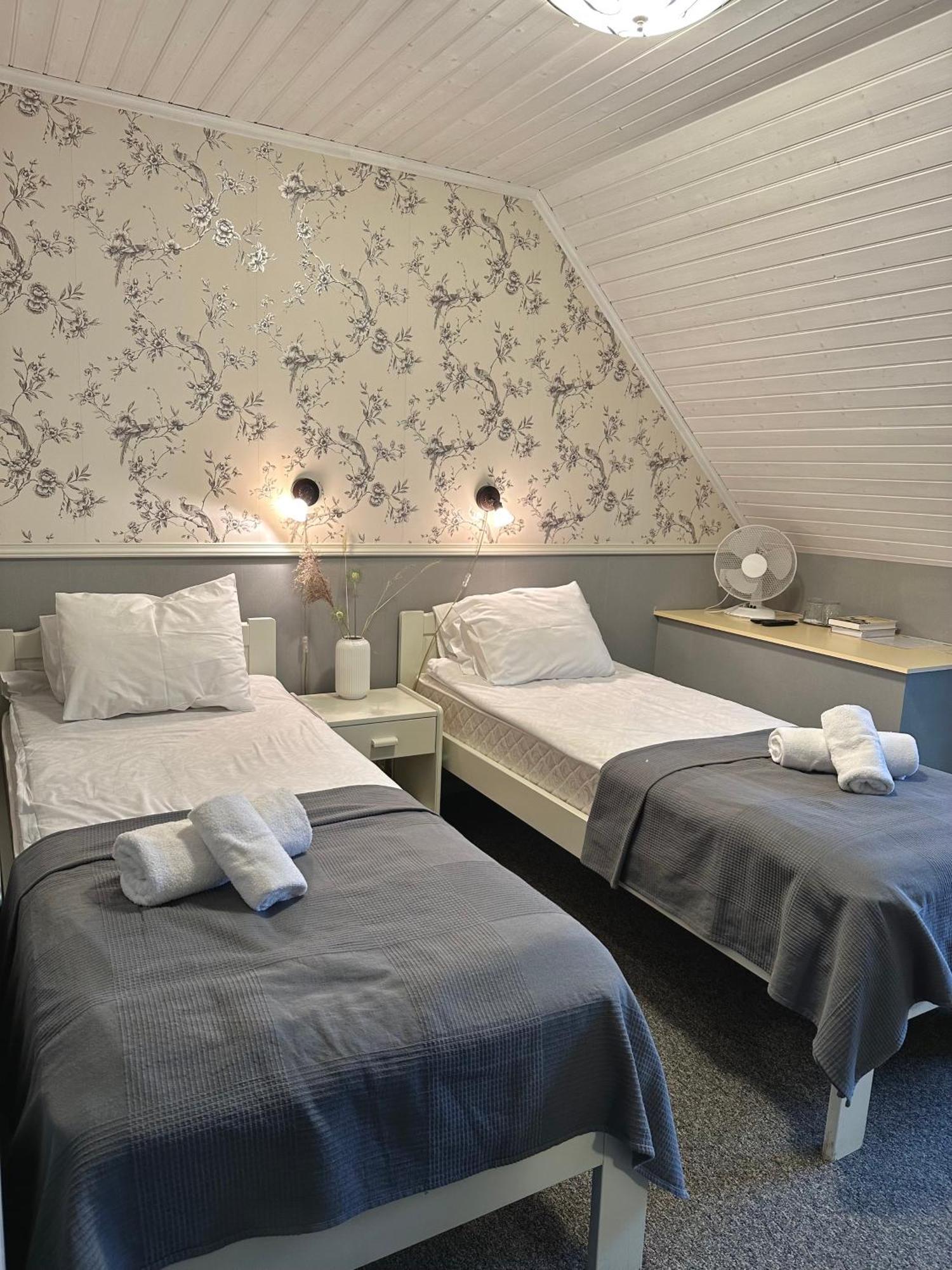 Vanalinna Boutique Hotel Курессааре Екстер'єр фото