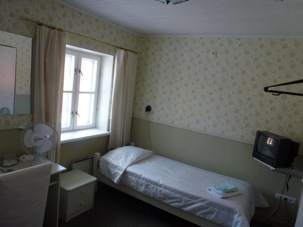 Vanalinna Boutique Hotel Курессааре Екстер'єр фото