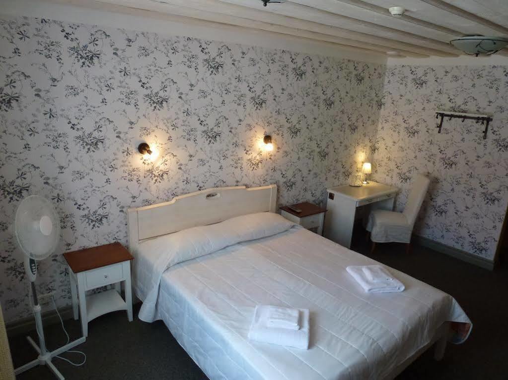 Vanalinna Boutique Hotel Курессааре Екстер'єр фото